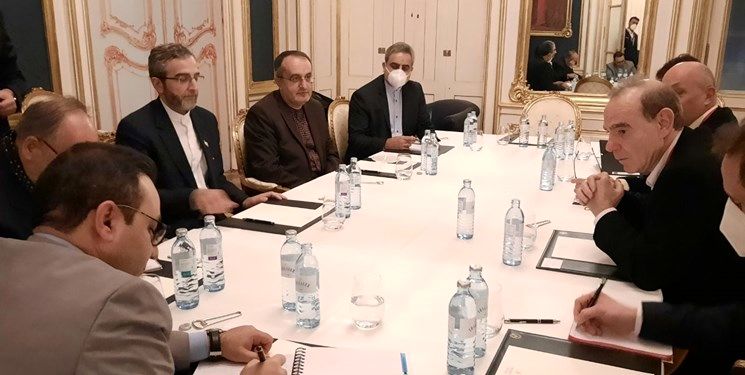 مذاکره کننده ارشد ایران با انریکه مورا گفتگو کرد