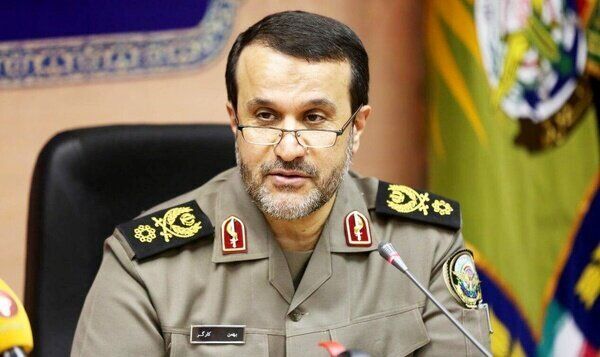 فرماندهان و رزمندگان دفاع مقدس با رهبر انقلاب دیدار می کنند