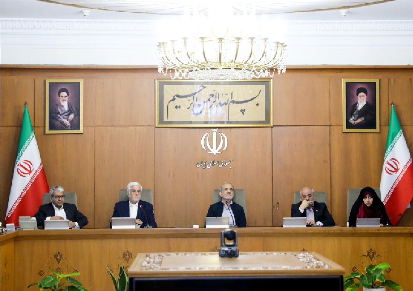 سپاس قلبی پزشکیان از الطاف و حمایت‌های رهبر معظم انقلاب از دولت