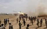 حملات موشکی انصارالله به یک شهر بندری در یمن