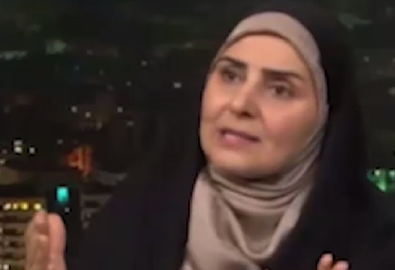 وزیر راه و شهرسازی: پروازها بدلیل وجود مشکلات امنیتی انجام نمی‌شود/ ۹۸ نقطه از زیرساخت‌های حمل‌ونقل کشور را هدف قرار گرفت+فیلم
