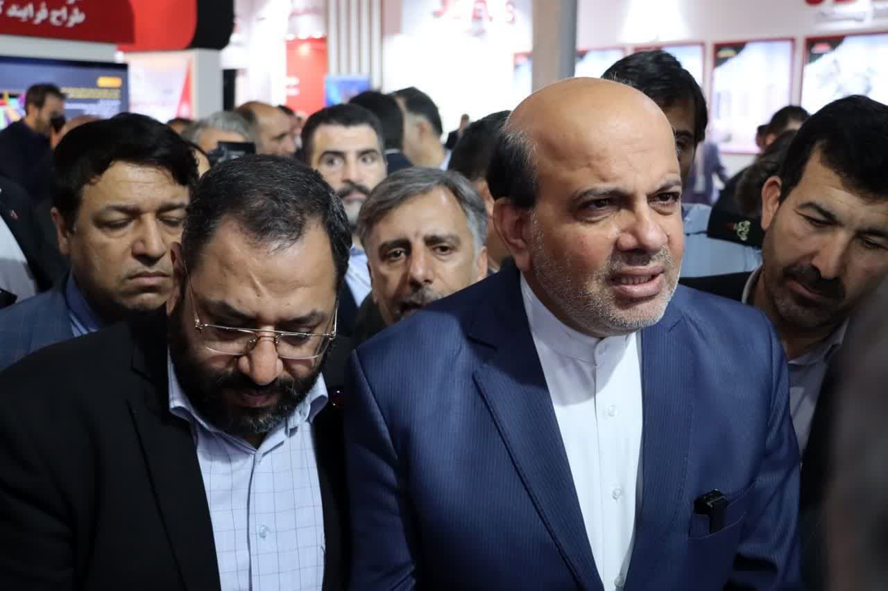مدیرعامل شرکت ملی نفت از پاویون شهرک علمی تحقیقاتی اصفهان بازدید کرد