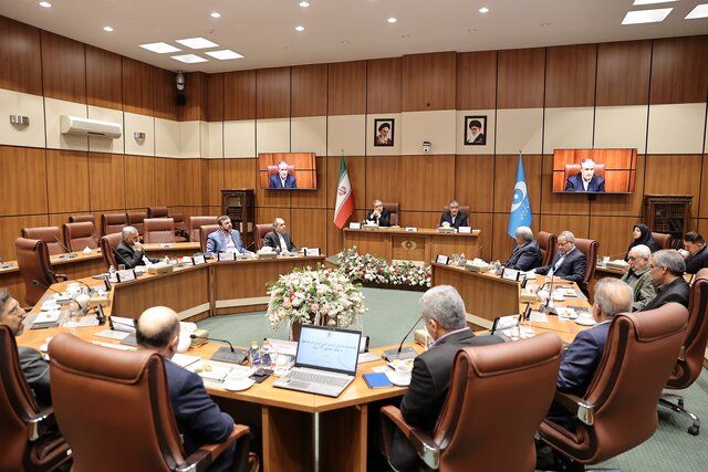 عراقچی با مدیران ارشد صنعت هسته‌ای دیدار کرد + عکس 2