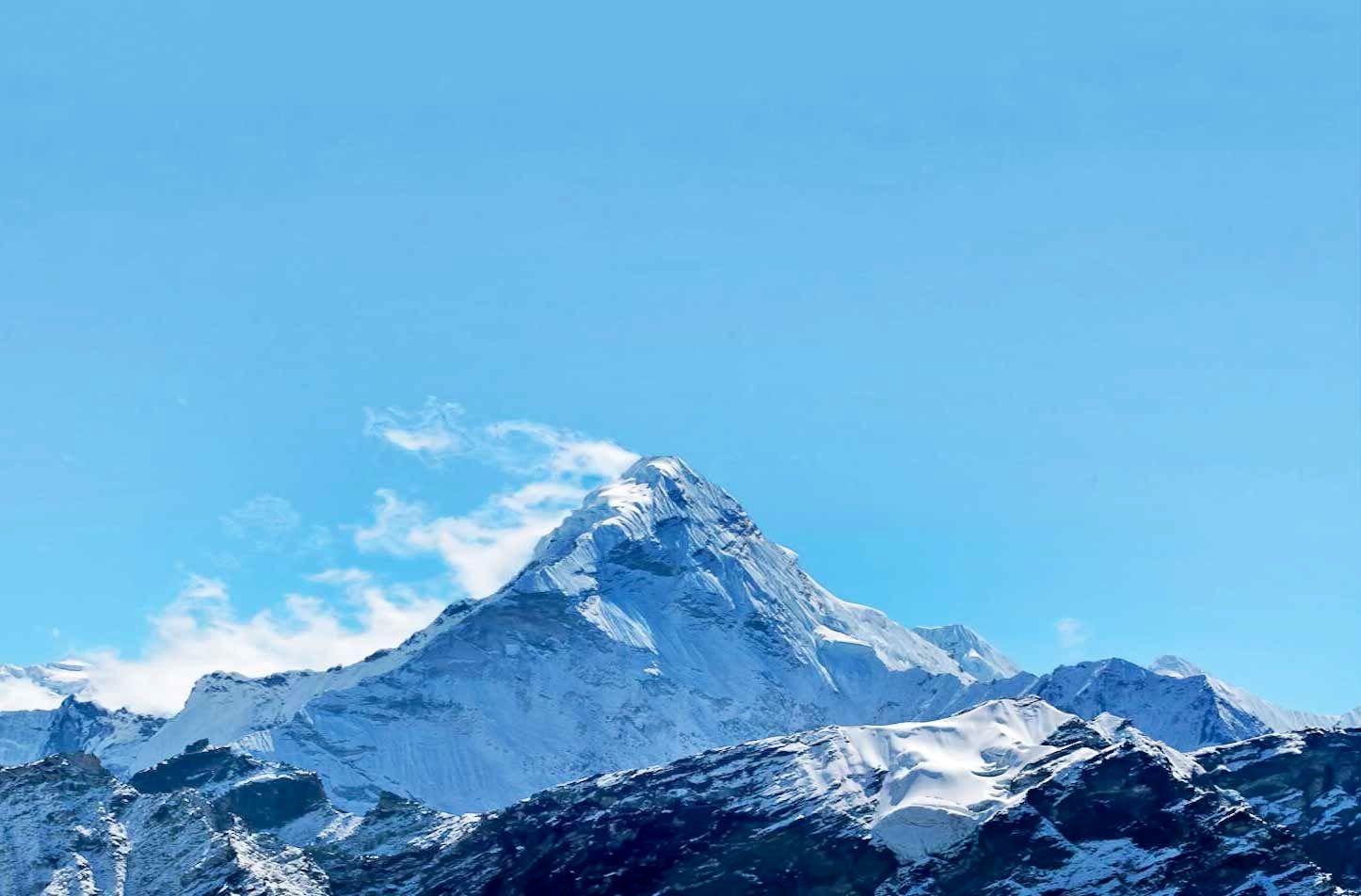 تصاویری تلخ از یخ زدن کوهنوردان در اورست + فیلم