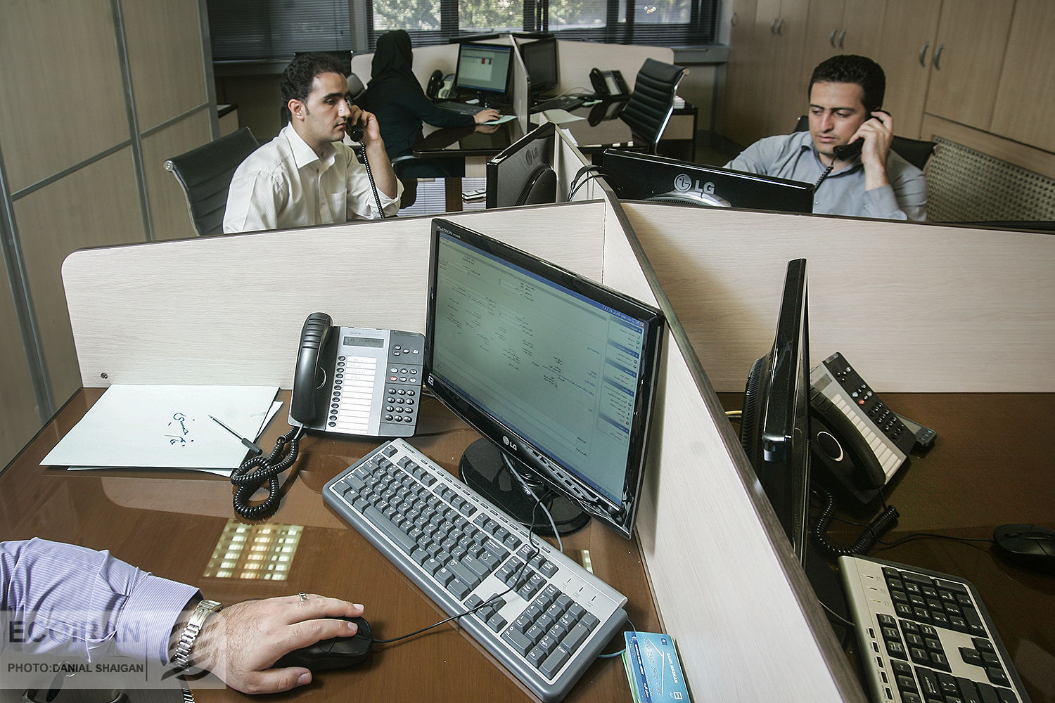 یک سوم کارکنان ادارات فارس از فردا دورکار می‌شوند
