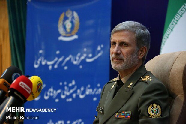 وزیر دفاع: موضع لندن برای تسویه بدهی به ایران باید عمل گرایانه باشد