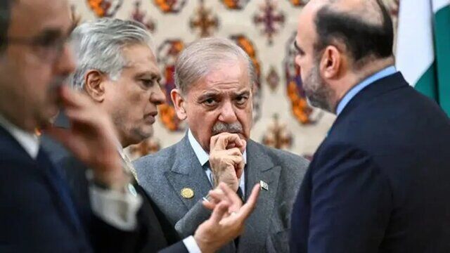 ماجرای ورود بدون دعوت شهباز شریف به دیدار پوتین-اردوغان پس از ۴۰ دقیقه انتظار
