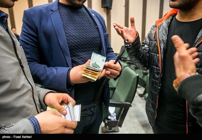 ۵ دلال ارزی در تهران بازداشت شدند