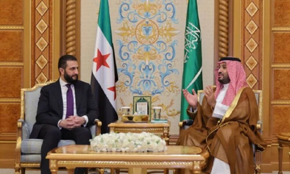 الجولانی در راه عربستان/ علت سفر رئیس دولت موقت سوریه چیست؟