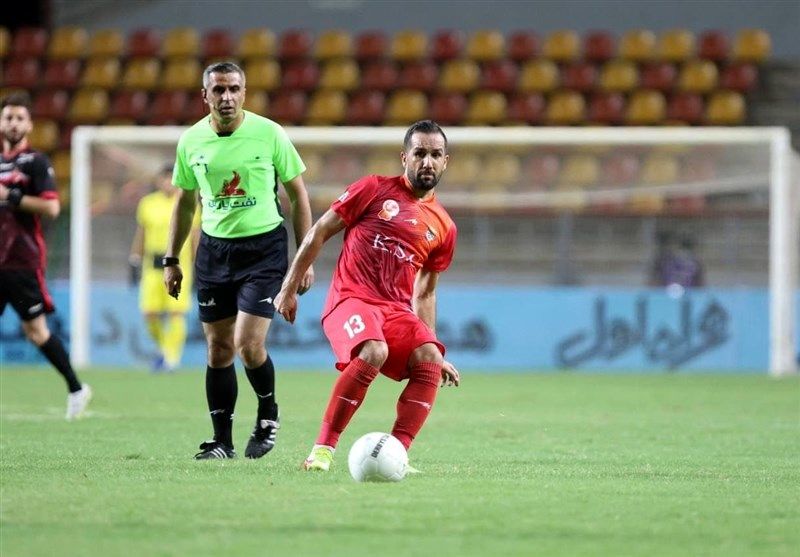 دیدار فولاد- پرسپولیس بدون تماشاگر شد