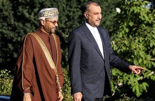 هدف سفر غیرمنتظره وزیرخارجه عمان به تهران/ایران و آمریکا توافق می کنند؟