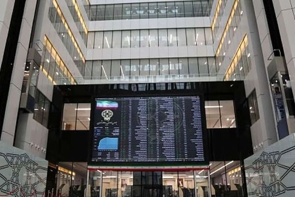 چراغ سبز بورس بازان به کم‌ریسک‌ها