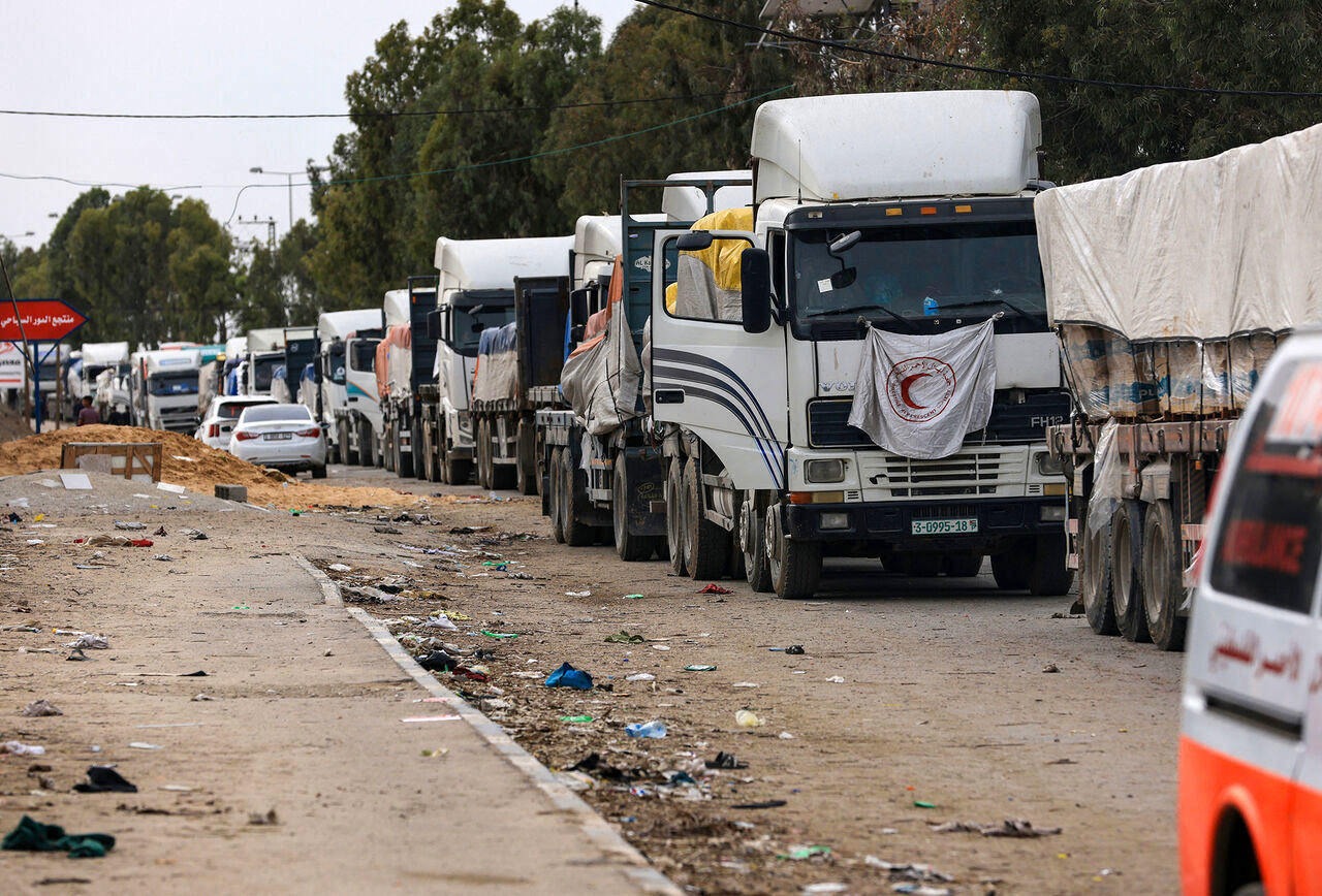 ورود ۲۰۰ کامیون حامل کمک‌های بشردوستانه ‌به غزه