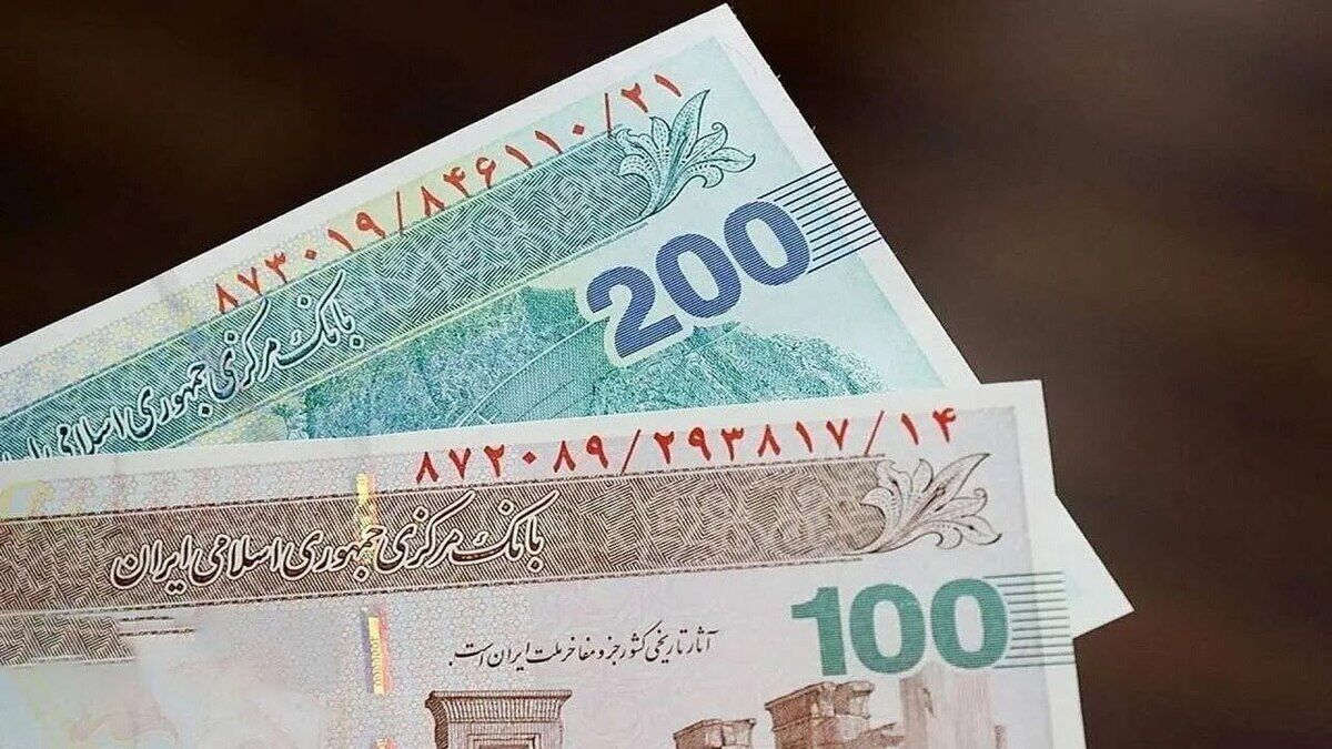 مردم نگران نباشند؛ واحد پول ملی ریال باقی می‌ماند
