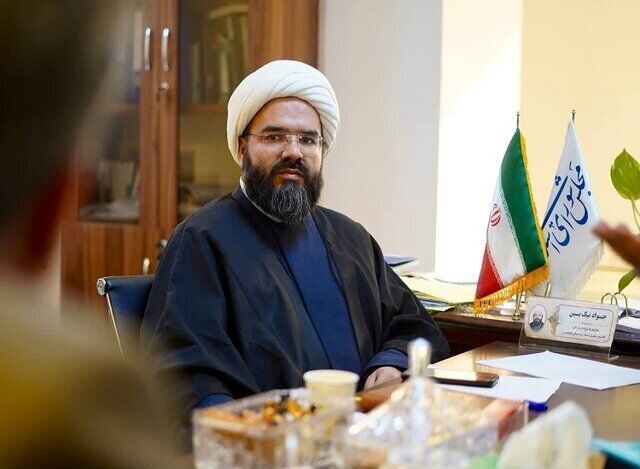 نماینده مجلس: افتادن روسری دختران در مدارس ممنوع نیست 