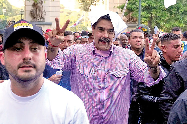 کاراکاس در محاصره دریایی 