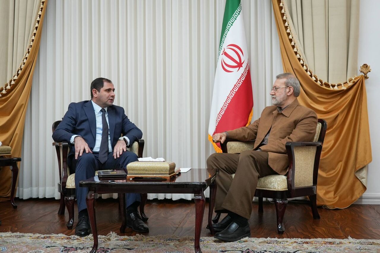 دیدار علی لاریجانی با وزیر دفاع ارمنستان/ جزییات یک گفت‌وگوی  مهم در شورای عالی امنیت ملی