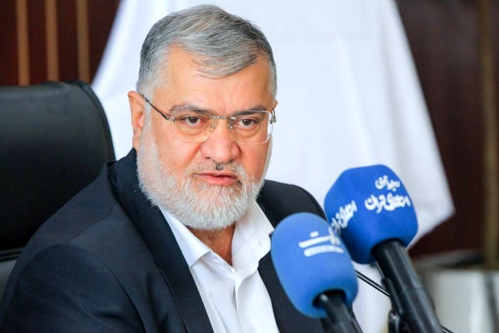 استاندار تهران مازوت‌سوزی را تکذیب کرد / اجرای پروتکل‌های قانون هوای پاک در روزهای بنفش و قرمز