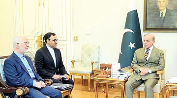 رقابت آتش و دیپلماسی