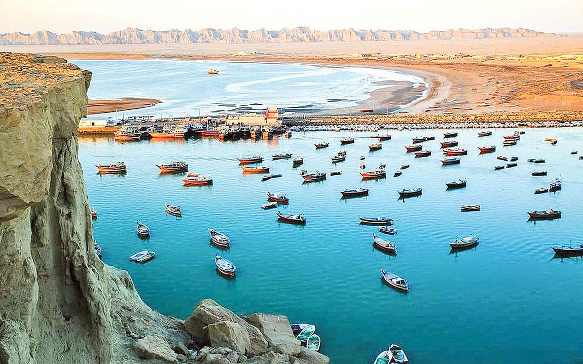 عکس قدی با دریای عمان