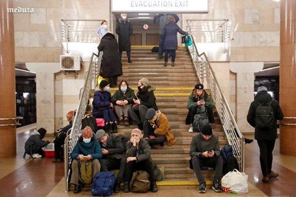 مردم اوکراین به مترو پناه بردند/ افزایش حضور نظامی ناتو در شرق اروپا