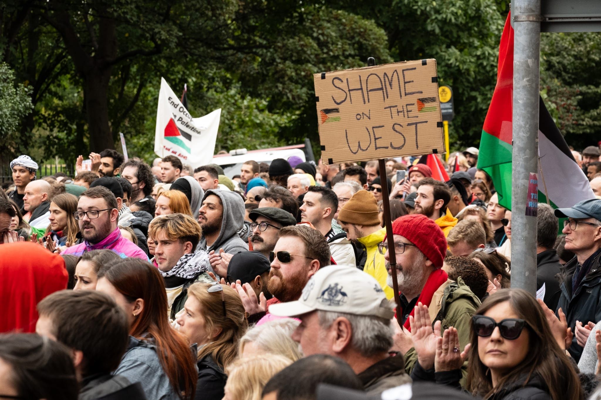 تظاهرات حامیان غزه در دوبلین/ معترضان به اقامتگاه سفیر آمریکا رسیدند