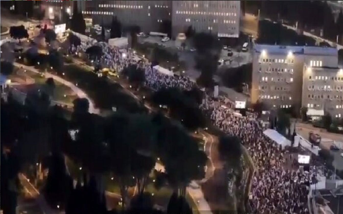 تجمع اعتراضی هزاران اسرائیلی مقابل کنست / برکناری نتانیاهو؛ شعار اصلی تظاهرکنندگان