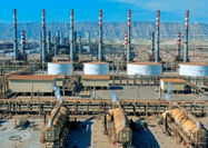تولید بنزین‌‌‌ در پالایشگاه نفت تهران