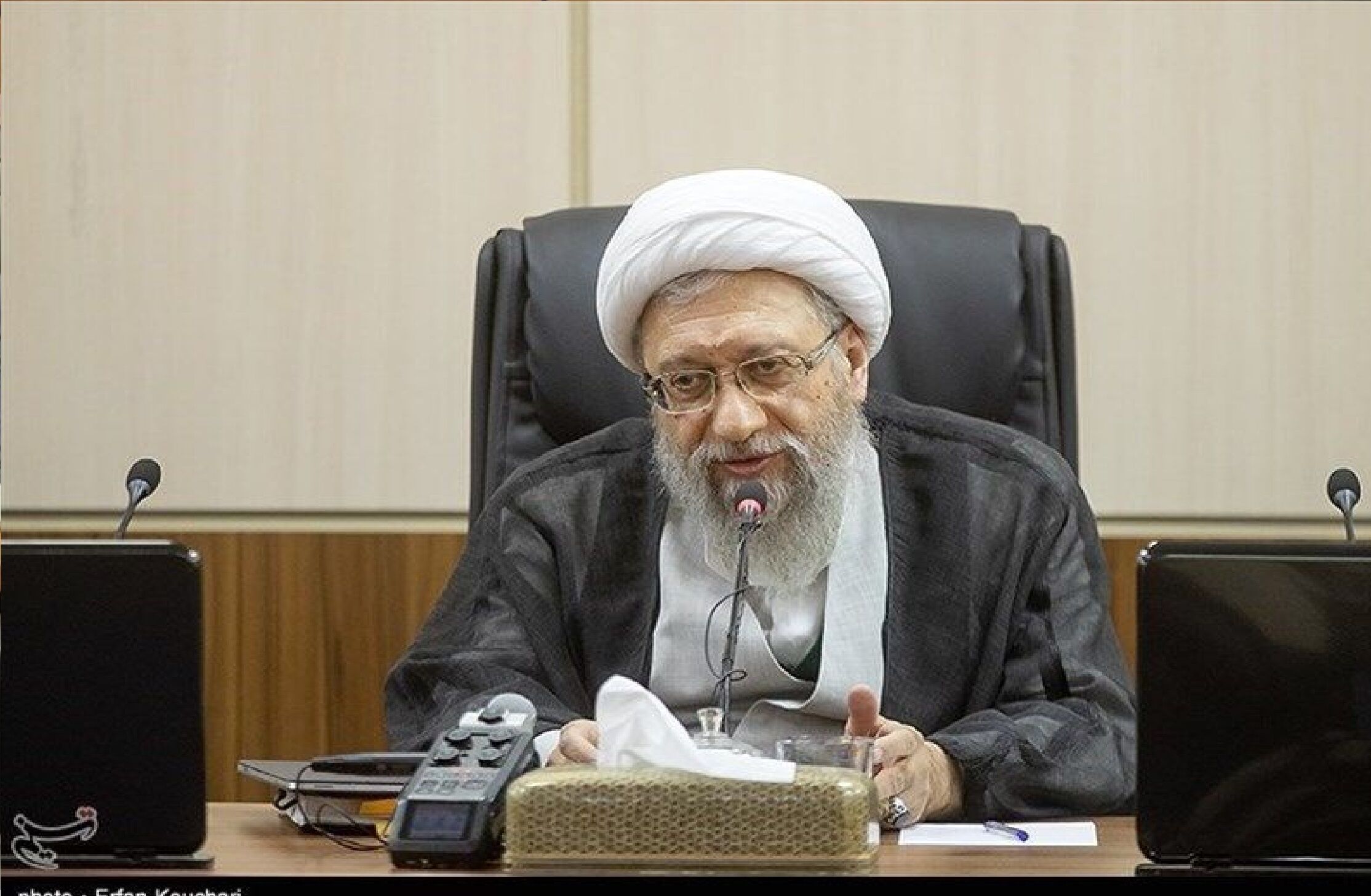 بررسی پالرمو و CFT در چارچوب قانون اساسی انجام می‌شود