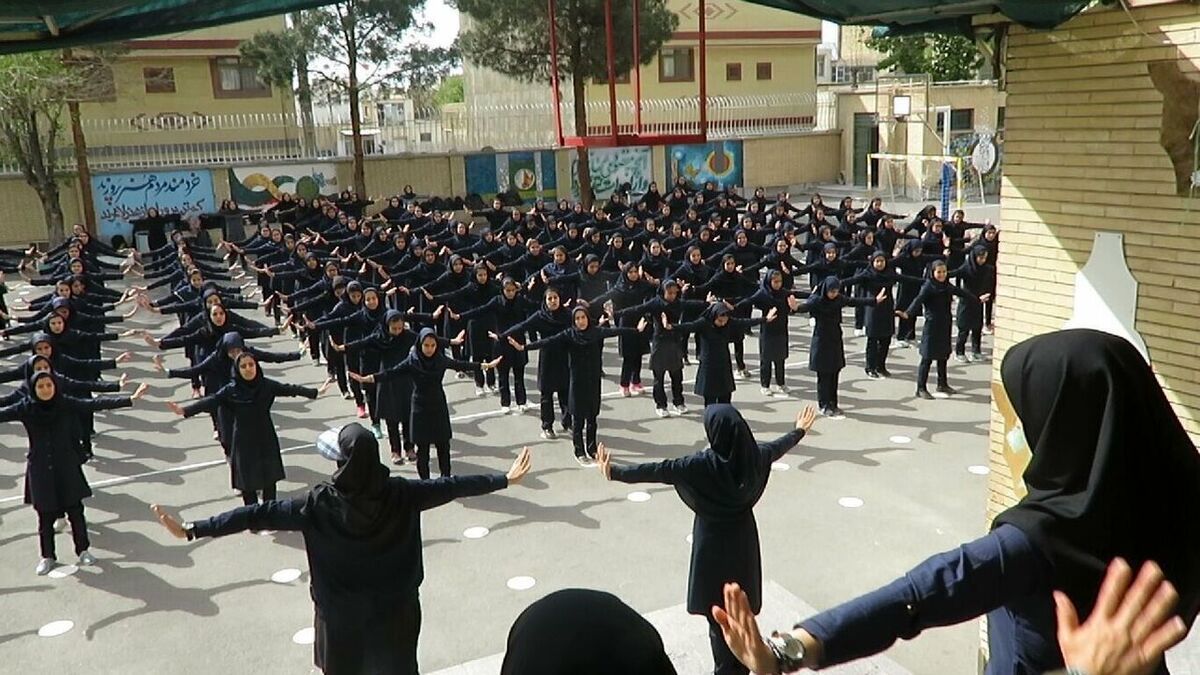 جنجال محرم‌سازی مدارس دخترانه/ مشاور امور زنان وزیر آموزش و پرورش : منظورمان دیوارکشی مدارس نیست