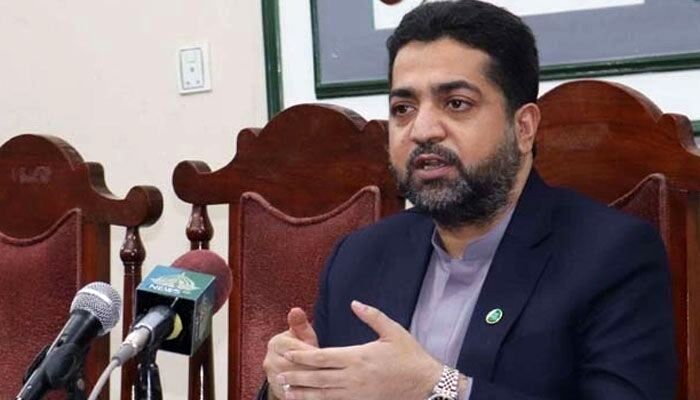 خودروی حامل وزیر امور داخلی بلوچستان پاکستان هدف حمله قرار گرفت / چند نفر زخمی شدند؟