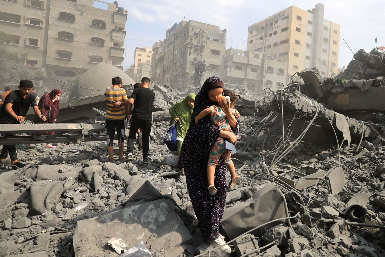 تداوم حملات سنگین علیه نوار غزه/ المواصی همچنان زیر بمباران شدید

