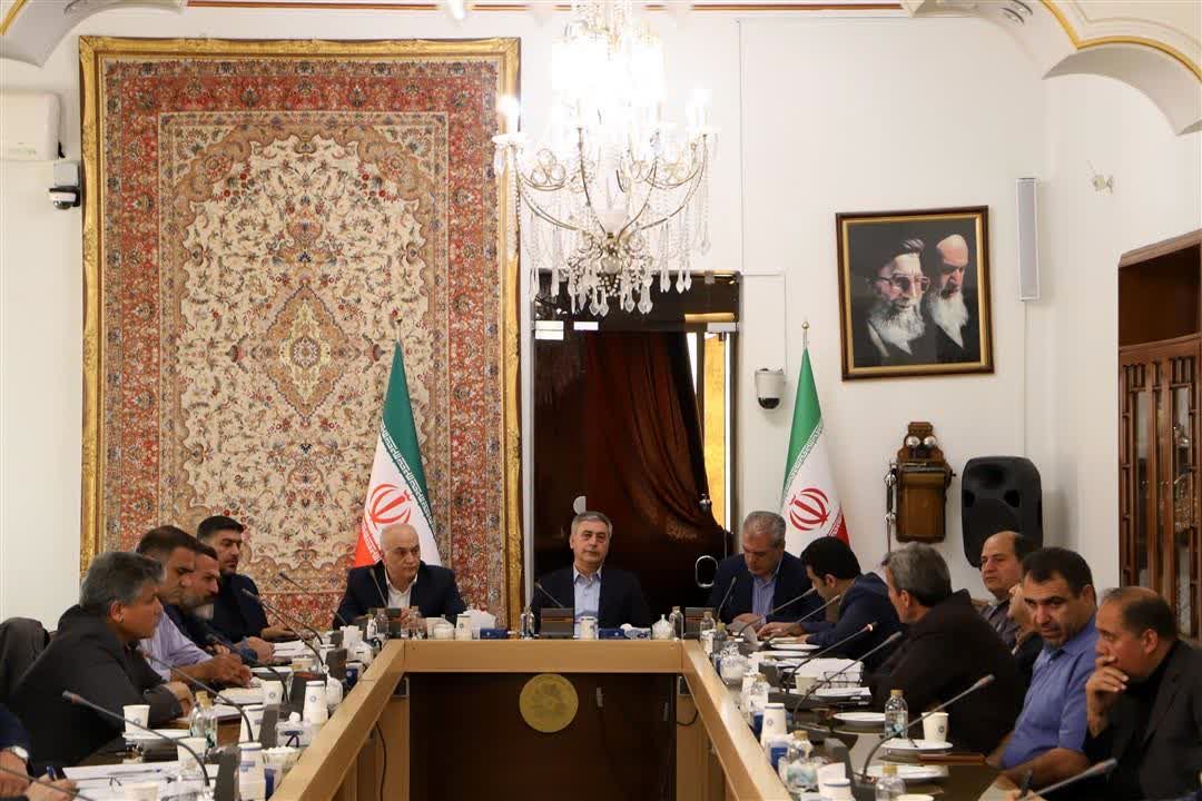 طرح چالش‌های صنعت لوازم خانگی استان در نشست مشترک کمیسیون صنایع و انرژی اتاق تبریز با انجمن لوازم خانگی
