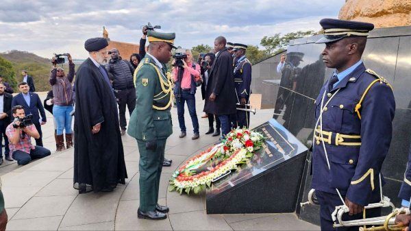 حضور رئیسی در مراسم یادبود قهرمانان استقلال زیمبابوه