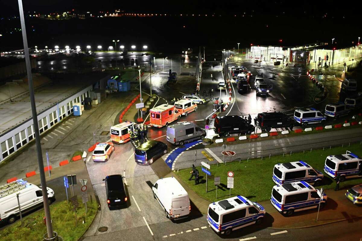 تیراندازی در فرودگاه هامبورگ/ همه پروازها لغو شد 