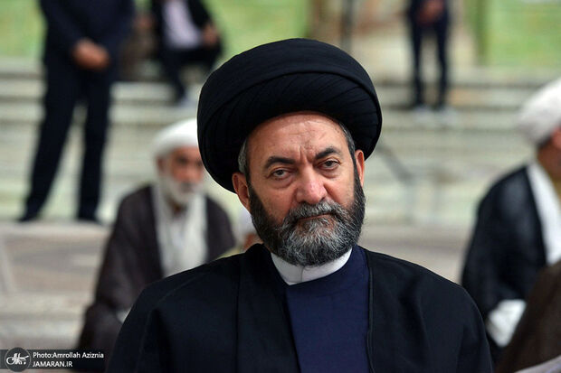 امام جمعه نباید فحش بگوید، طرد کند و عصبانی شود