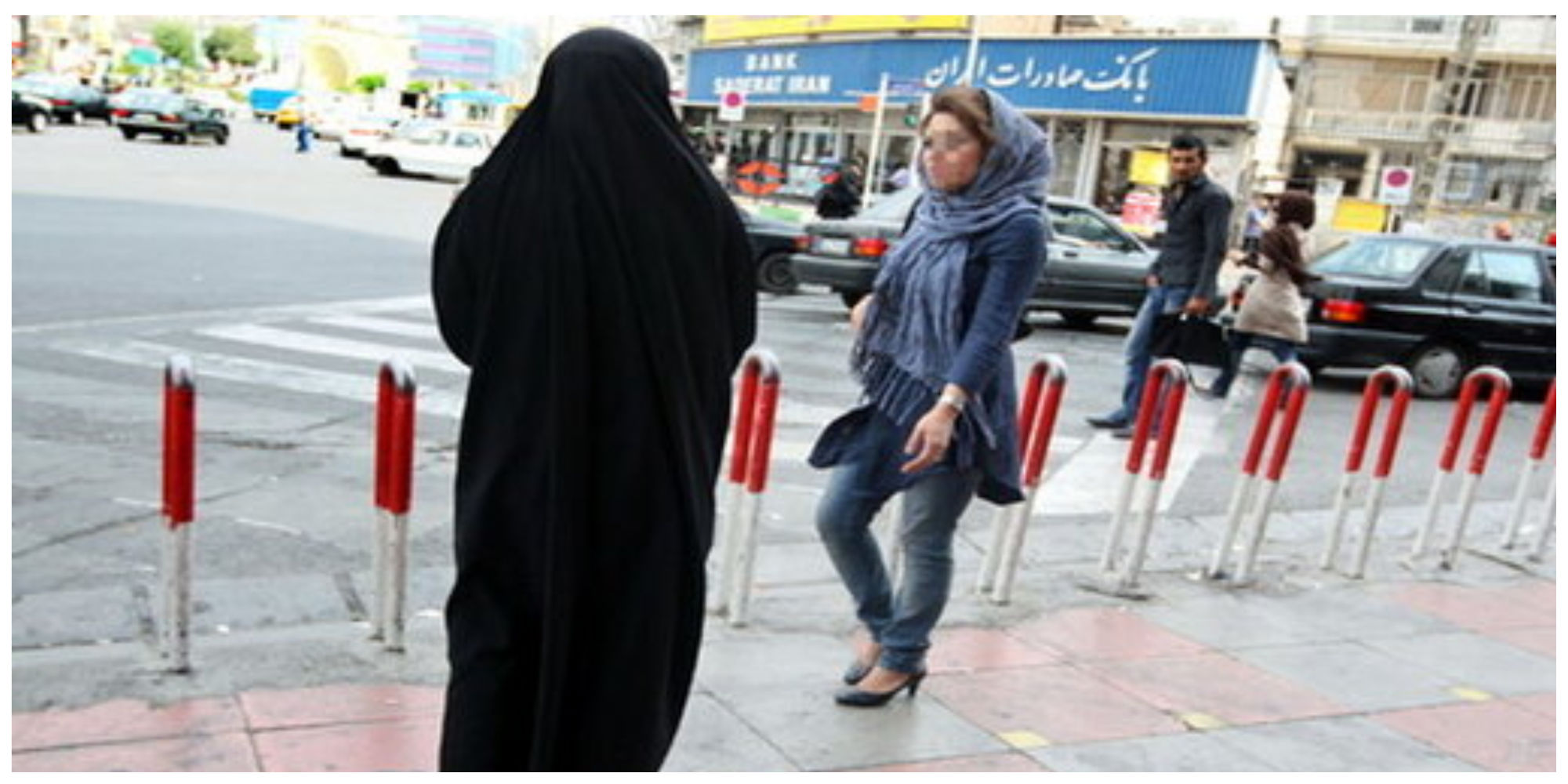 هشدار روزنامه اصلاح‌طلب درباره قرار دادن مردم مقابل هم در حوزه حجاب 