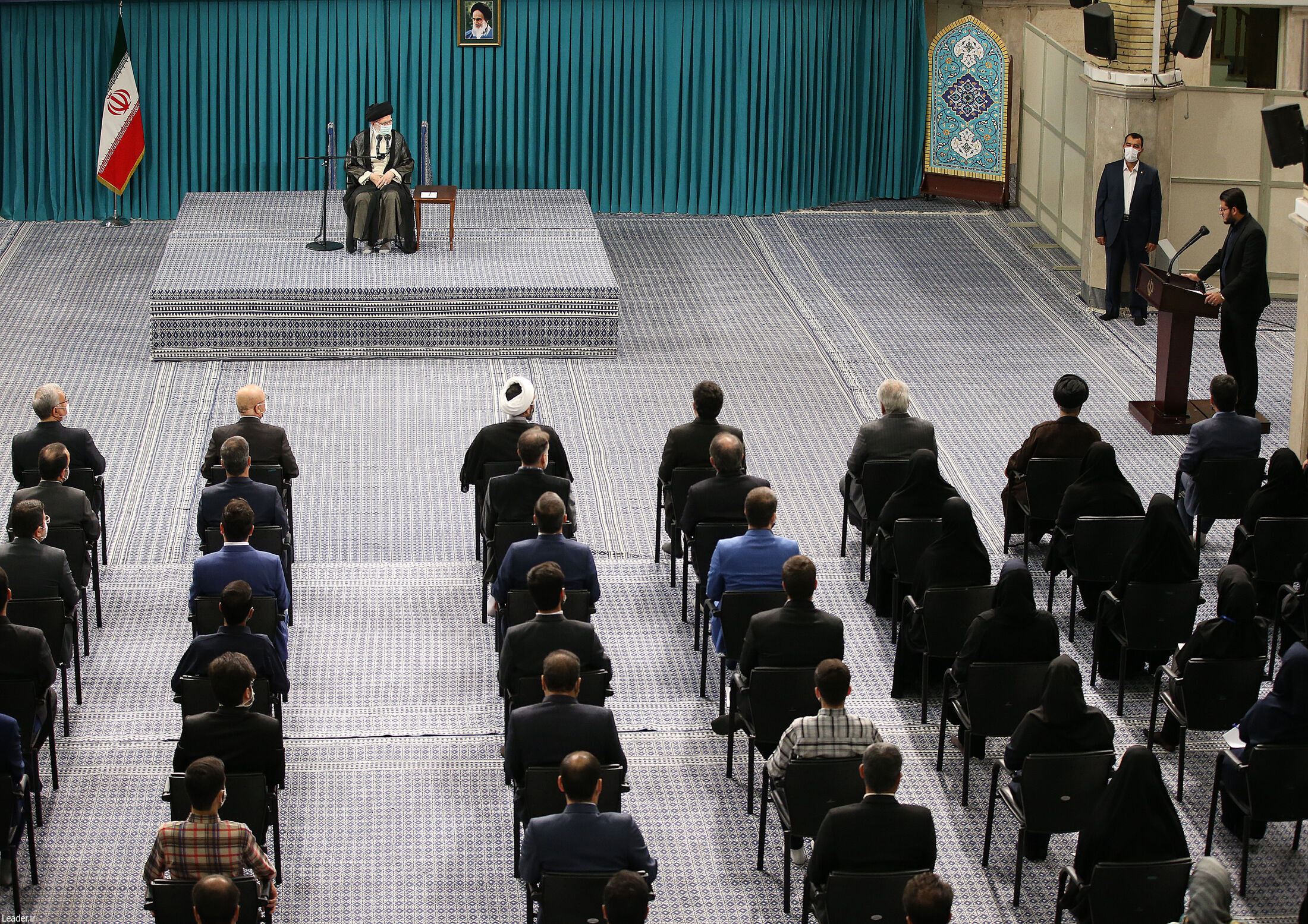 رهبر انقلاب: نخبگان دانشگاهی ما مایه‌ آبروی ایران شدند