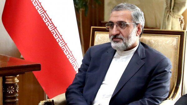 رئیس دفتر رئیسی به عیادت وزیر ورزش رفت