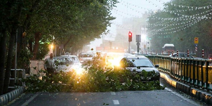 هشدار به پایتخت نشینان/وزش باد شدید و گردوخاک در راه تهران