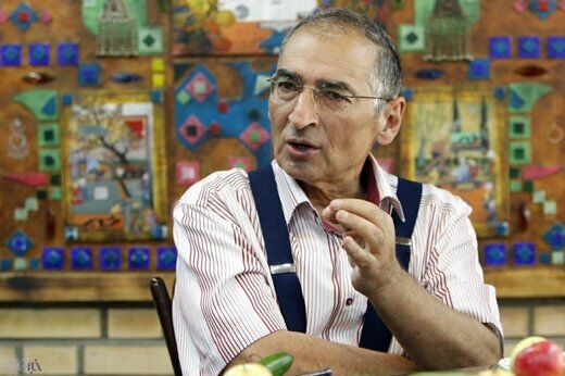 زیباکلام: هم شاه‌پرست‌ها، هم حزب‌اللهی‌ها می‌خواهند سر به تن من نباشد/ از  احمد توکلی پاک‌تر ندیده‌ام