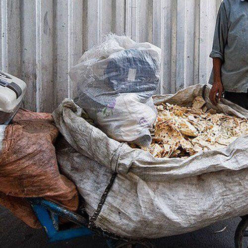کنایه جمهوری اسلامی به مصوبه واردات خودرو: مثل نون‌خشک بیار، نمک ببر است