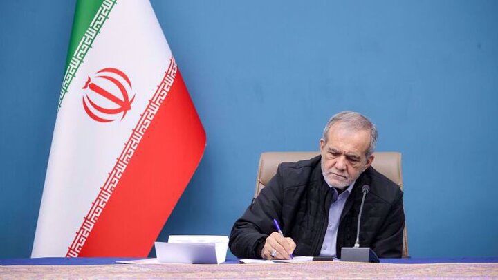 پیام پزشکیان به شهباز شریف / منافع مشترک و سرنوشت ایران و پاکستان بیش از پیش به یکدیگر گره خورده است