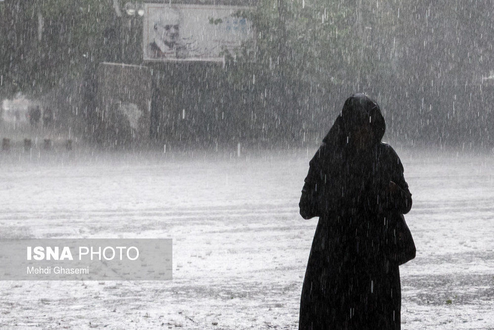 تداوم بارش و گرد غبار در کشور/ هشدار سطح زرد و نارنجی برای تهران