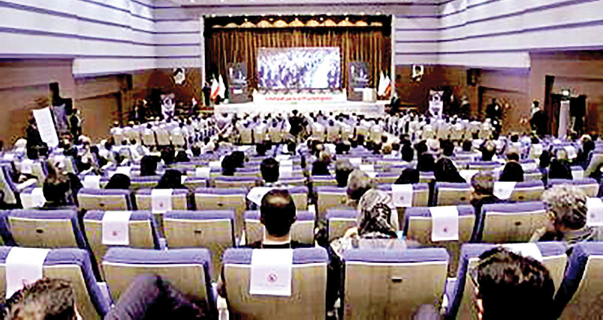 بازار در تعادل میان گزارش و روایت