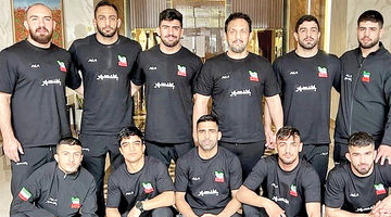 آزادکاران، بر بام آسیا