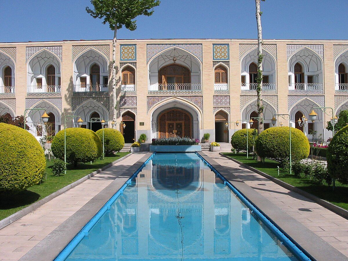 نگاهی به امکانات هتل عباسی اصفهان