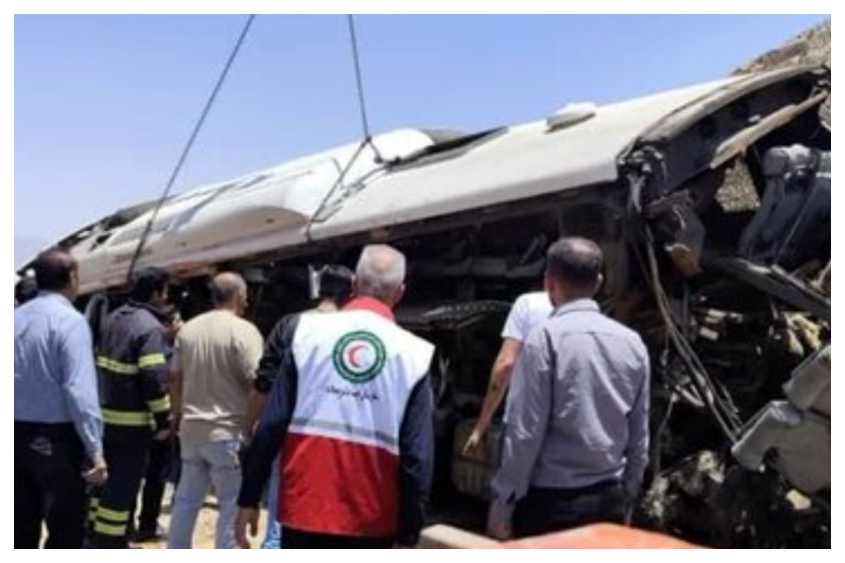 آخرین وضعیت مصدومان حادثه واژگونی اتوبوس محور فیروزآباد