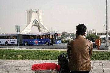 دبیر کل خانه کارگر: تعدیل نیروی کار به بهانه شرایط جنگی قابل قبول نیست/ دستمزدها از تورم عقب تر است 