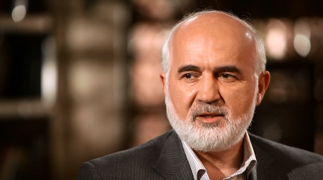 عکسی جالب از دیدار فرزاد حسنی با قالیباف در مراسم ختم احمد توکلی